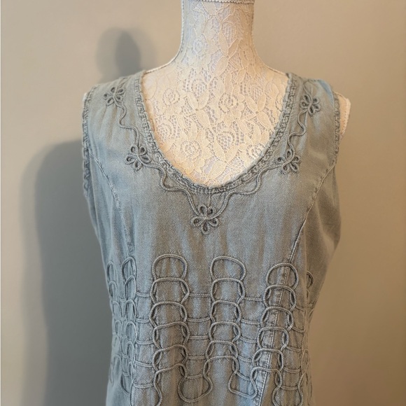 Embroidered Sleeveless Dress - Picture 2 of 12